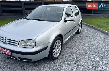 Хэтчбек Volkswagen Golf 2001 в Буске