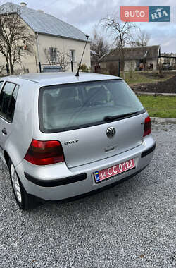 Хэтчбек Volkswagen Golf 2001 в Буске