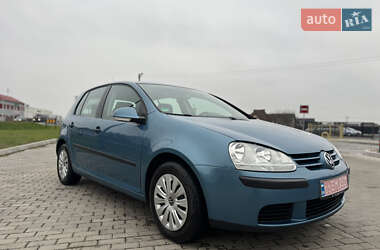 Хетчбек Volkswagen Golf 2005 в Луцьку