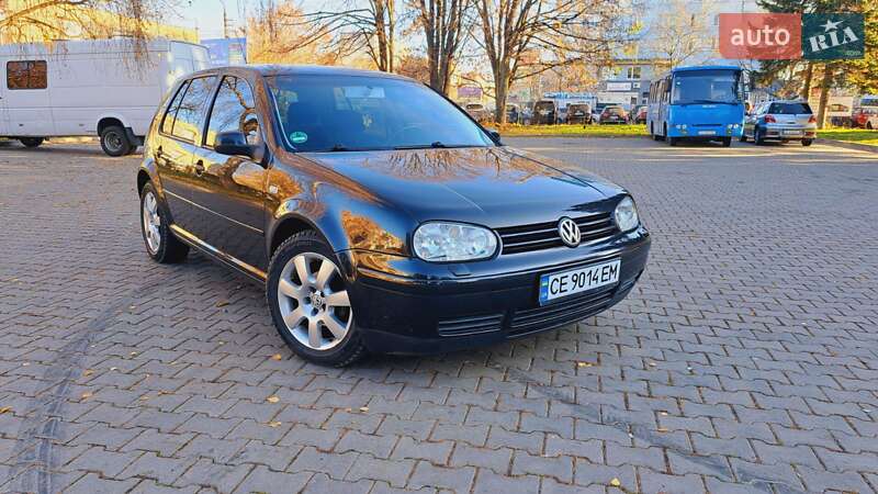 Хэтчбек Volkswagen Golf 2003 в Черновцах