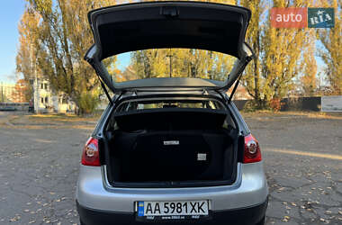 Хэтчбек Volkswagen Golf 2006 в Киеве