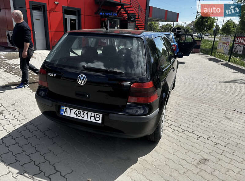 Хетчбек Volkswagen Golf 2000 в Калуші