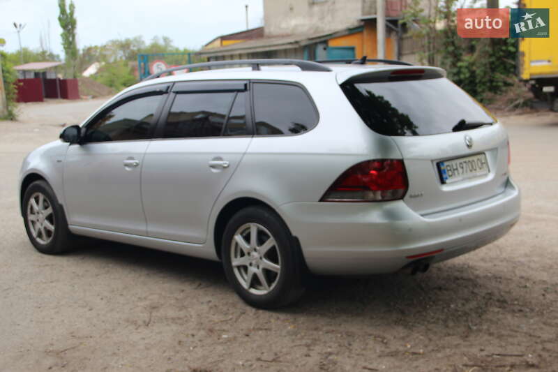 Універсал Volkswagen Golf 2012 в Одесі