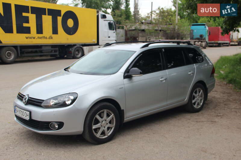 Універсал Volkswagen Golf 2012 в Одесі