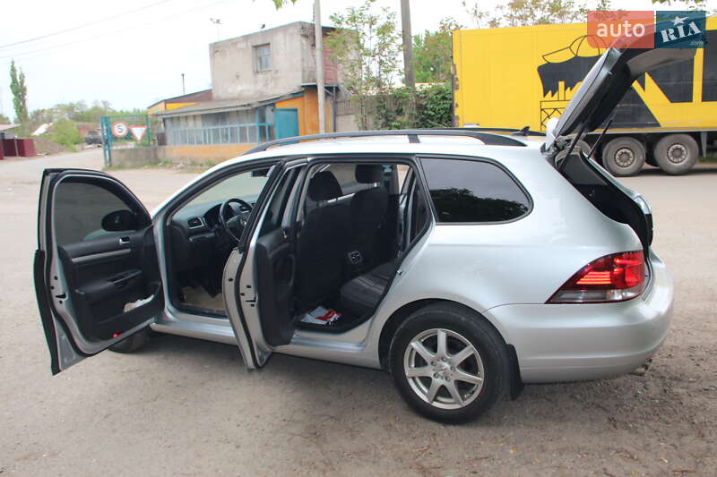 Універсал Volkswagen Golf 2012 в Одесі