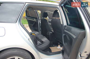 Універсал Volkswagen Golf 2012 в 