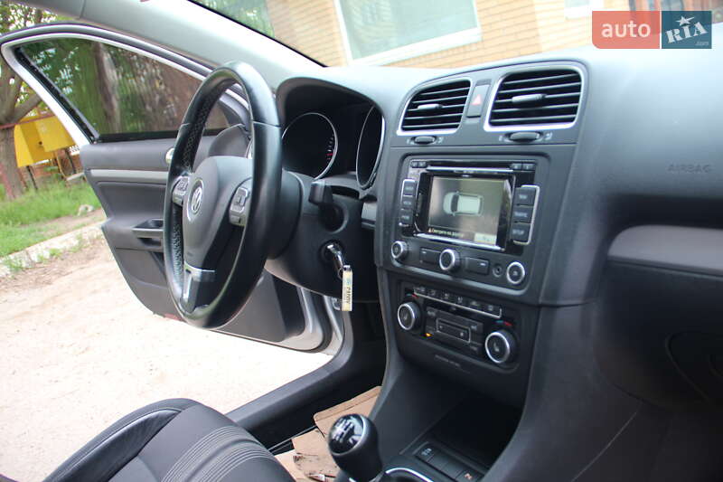 Універсал Volkswagen Golf 2012 в Одесі