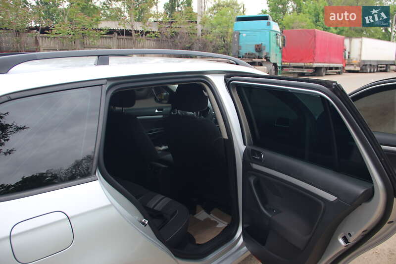 Універсал Volkswagen Golf 2012 в Одесі