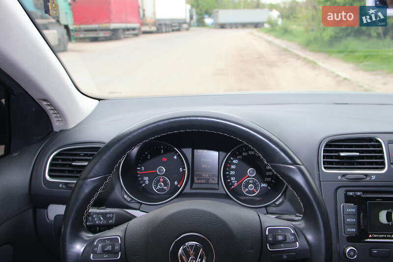 Універсал Volkswagen Golf 2012 в Одесі