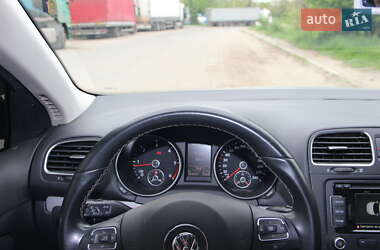 Універсал Volkswagen Golf 2012 в 