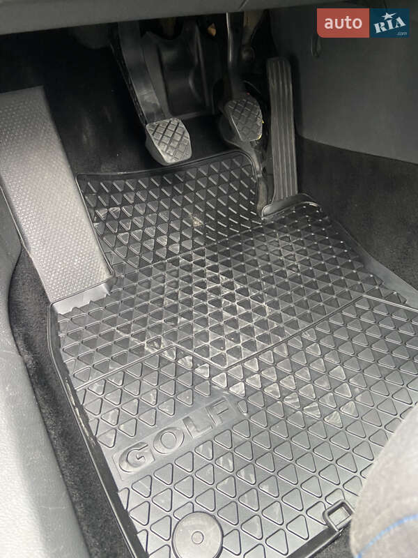 Хетчбек Volkswagen Golf 2007 в Самборі