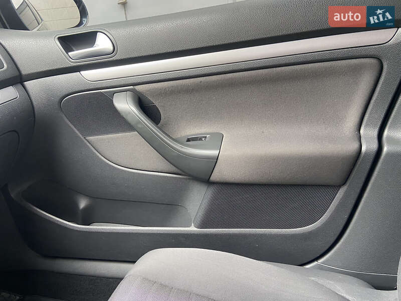 Хетчбек Volkswagen Golf 2007 в Самборі