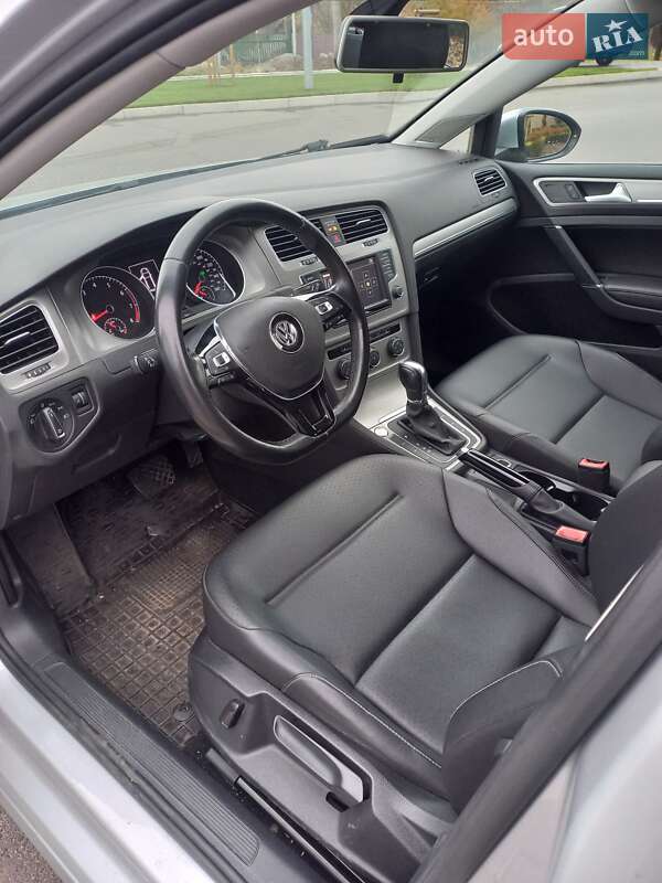 Универсал Volkswagen Golf 2015 в Запорожье