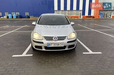 Хэтчбек Volkswagen Golf 2005 в Николаеве