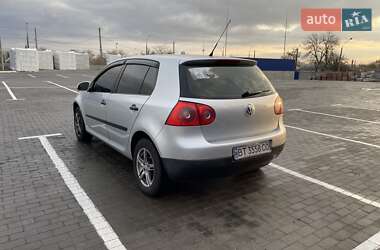 Хэтчбек Volkswagen Golf 2005 в Николаеве