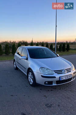 Хэтчбек Volkswagen Golf 2006 в Городке