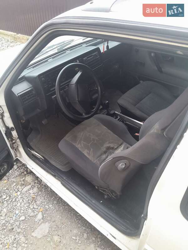 Хэтчбек Volkswagen Golf 1991 в Галиче