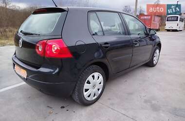 Хетчбек Volkswagen Golf 2005 в Косові