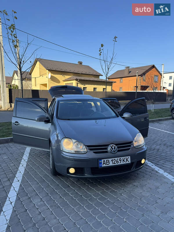 Хетчбек Volkswagen Golf 2006 в Мурованих Курилівцях