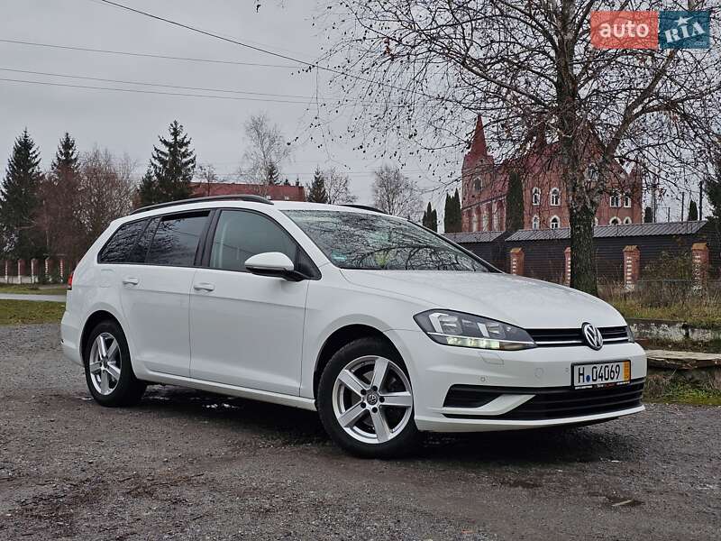 Универсал Volkswagen Golf 2018 в Шепетовке