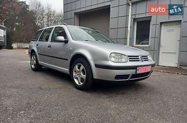 Универсал Volkswagen Golf 2002 в Львове