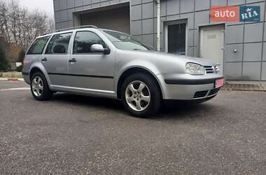 Универсал Volkswagen Golf 2002 в Львове