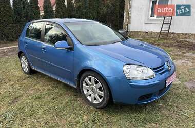 Хетчбек Volkswagen Golf 2005 в Луцьку