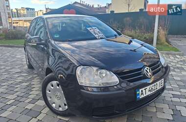 Хэтчбек Volkswagen Golf 2005 в Ивано-Франковске