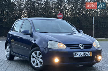 Хэтчбек Volkswagen Golf 2005 в Львове