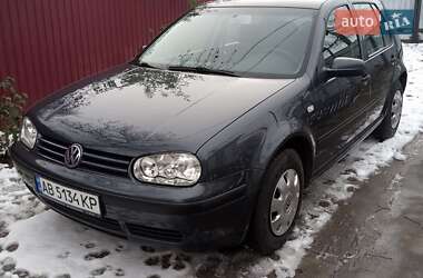 Хэтчбек Volkswagen Golf 2001 в Ладыжине