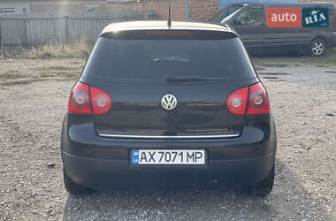 Хэтчбек Volkswagen Golf 2005 в Харькове