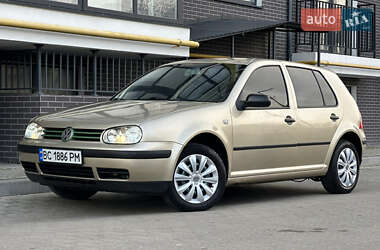 Хэтчбек Volkswagen Golf 2001 в Жовкве