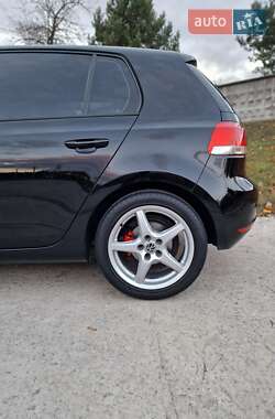 Хетчбек Volkswagen Golf 2010 в Вараші