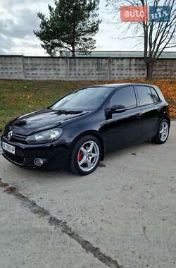 Хетчбек Volkswagen Golf 2010 в Вараші