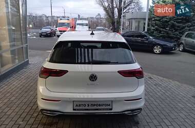 Хэтчбек Volkswagen Golf 2023 в Киеве