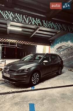 Універсал Volkswagen Golf 2019 в Самборі