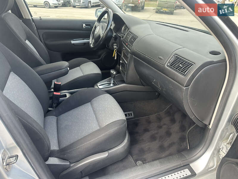 Універсал Volkswagen Golf 2005 в Сумах