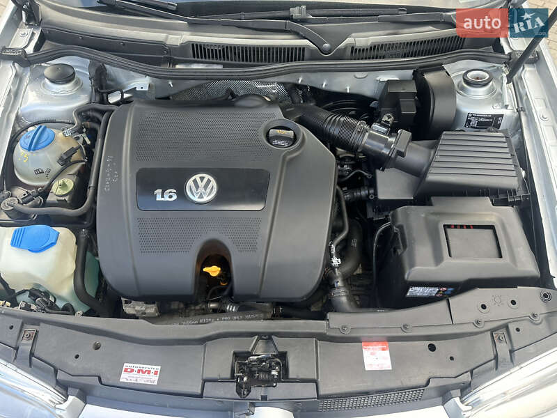 Універсал Volkswagen Golf 2005 в Сумах