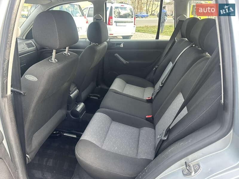 Універсал Volkswagen Golf 2005 в Сумах