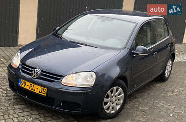 Хэтчбек Volkswagen Golf 2005 в Самборе