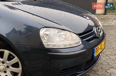 Хэтчбек Volkswagen Golf 2005 в Самборе