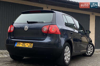 Хэтчбек Volkswagen Golf 2005 в Самборе