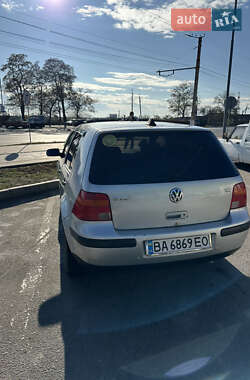 Хетчбек Volkswagen Golf 2001 в Кропивницькому