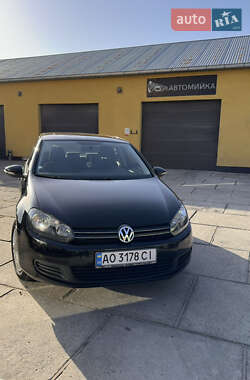 Хетчбек Volkswagen Golf 2009 в Ужгороді