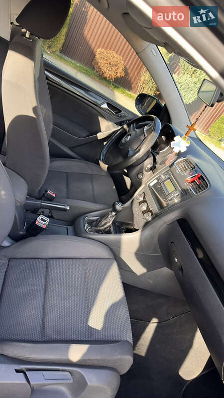 Хетчбек Volkswagen Golf 2009 в Терновому