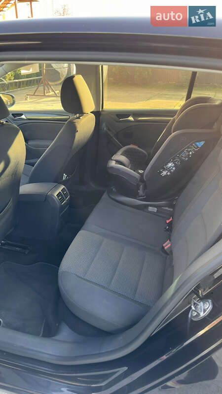 Хетчбек Volkswagen Golf 2009 в Терновому