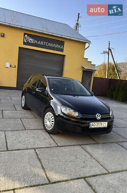 Хэтчбек Volkswagen Golf 2009 в Терново