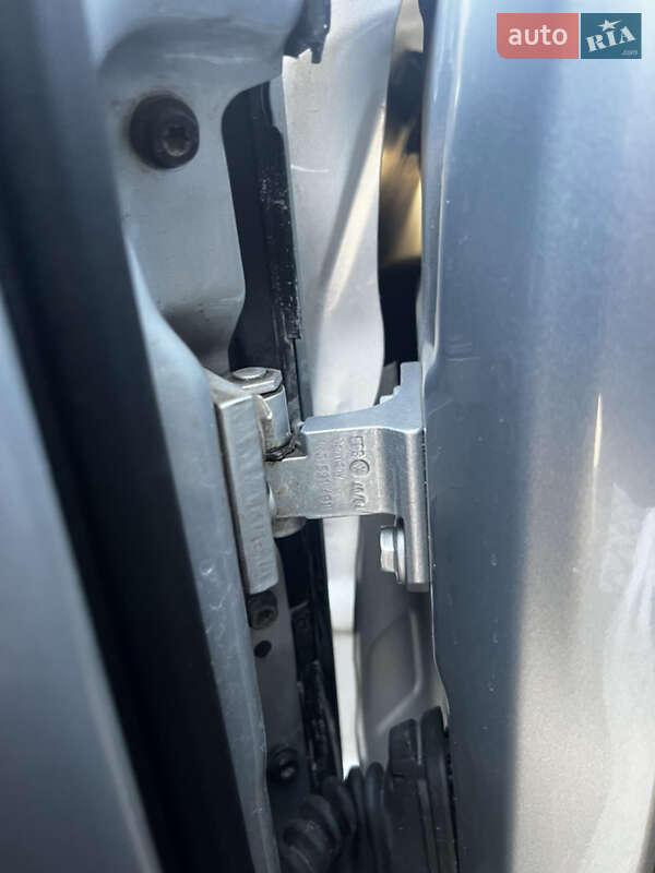 Хетчбек Volkswagen Golf 2004 в Львові