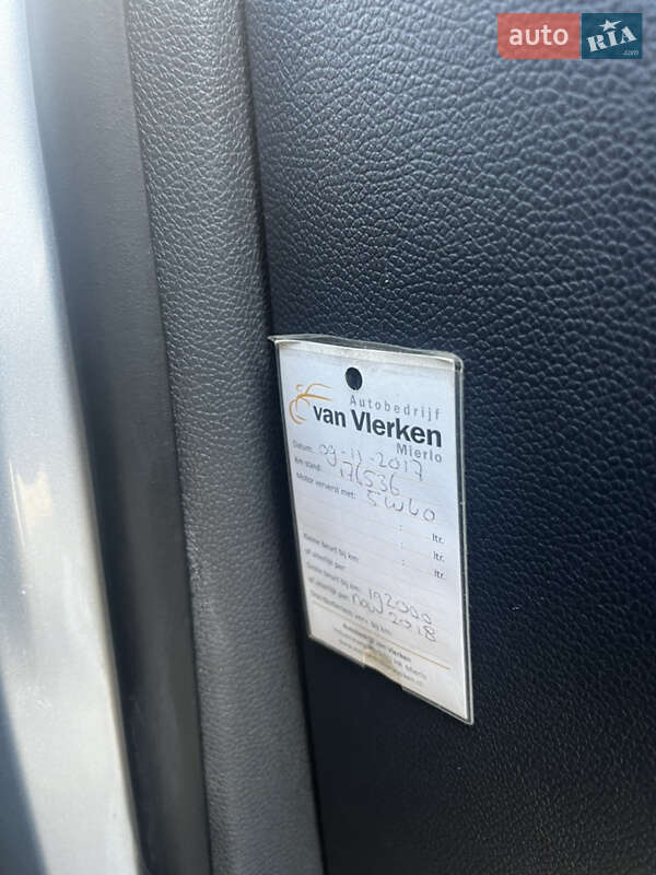 Хетчбек Volkswagen Golf 2004 в Львові