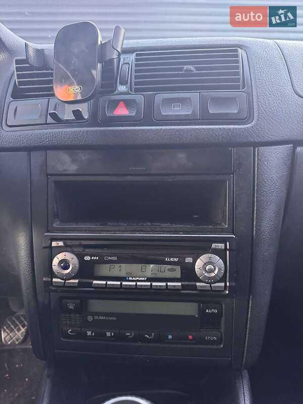 Універсал Volkswagen Golf 2002 в Цумані